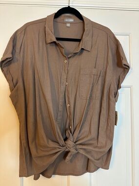 Falls Creek Taupe Button-Front Short Sleeve Shirt